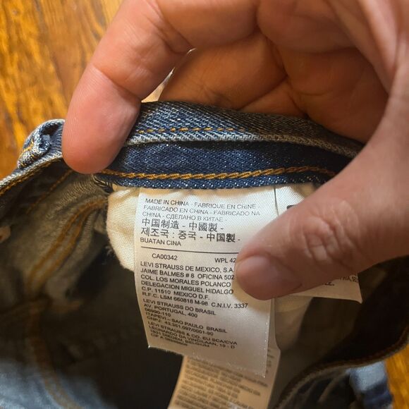 Levi's Womens Size 26 Blue Denim High Rise Cutoff Jean Shorts White Oak Cone - Picture 5 of 12